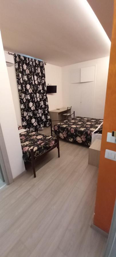 Albano Station Rooms Pavona Exterior foto
