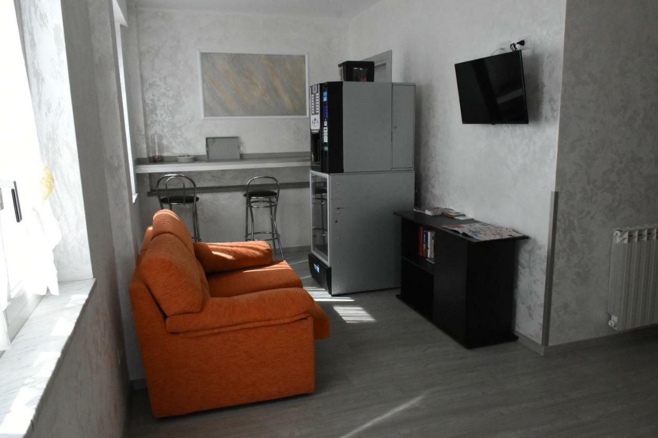 Albano Station Rooms Pavona Exterior foto